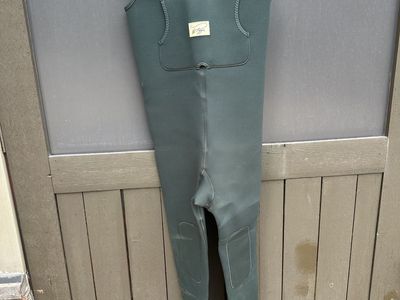 Flying fishing neoprene Frogg waders