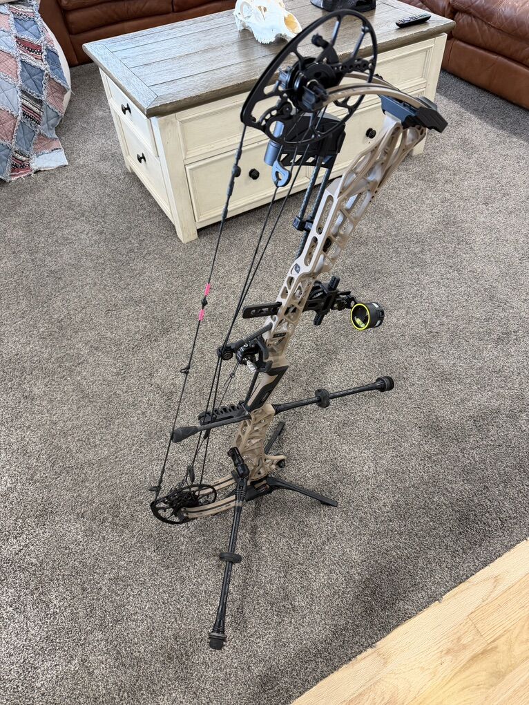 Left Handed Matthews Lift X 33