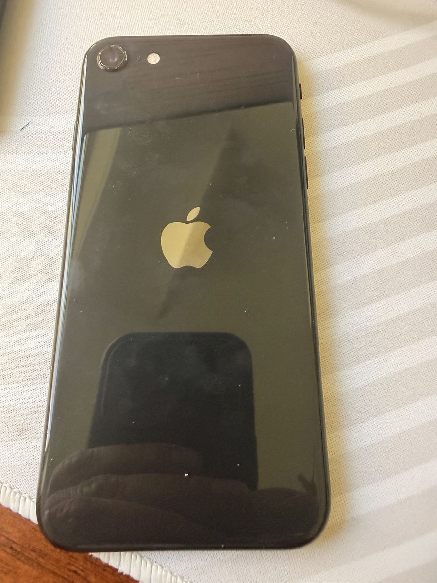 Apple iPhone SE (2nd Gen) Black 64GB Unlocked with 81% Battery Health