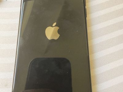 Apple iPhone SE (2nd Gen) Black 64GB Unlocked with 81% Battery Health