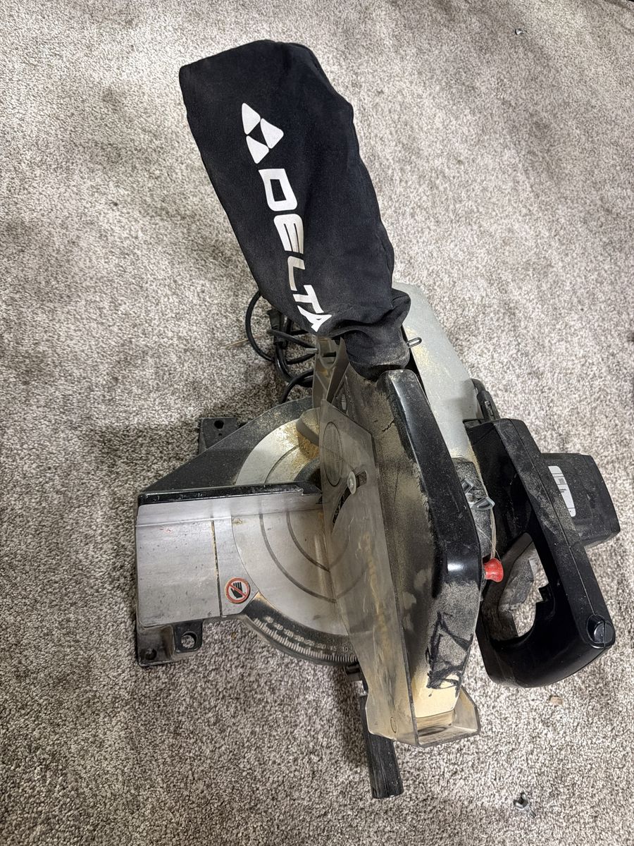 Delta Miter Saw - Used, Reliable Power Tool for Woodworking