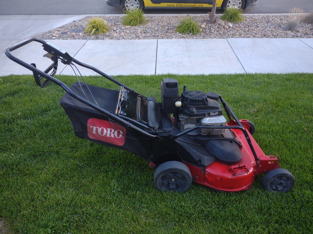 Lawn mower "Toro"  31 inches Kawasaki motor (Commercial)