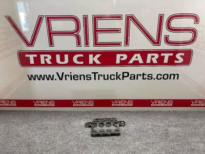 Freightliner Retainer - Engine Support Isolator Bolt Retainer, Part # 01-32396-000