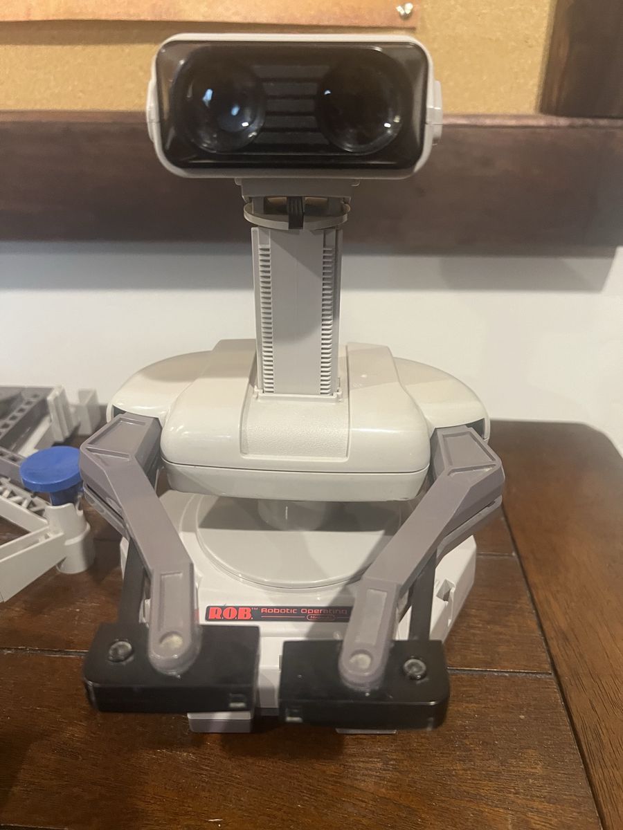 Vintage Nintendo R.O.B. Robotic Operating Buddy with Gyro Accessories