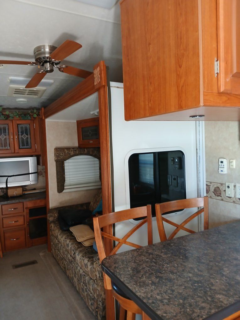 Main image 7