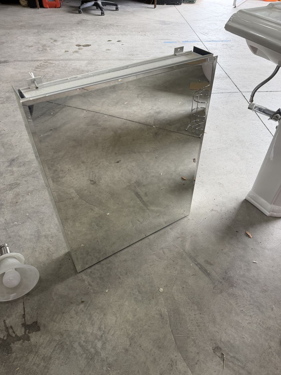 Main image 3