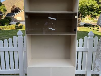 4 matching light up display cabinets for sale in Mapleton