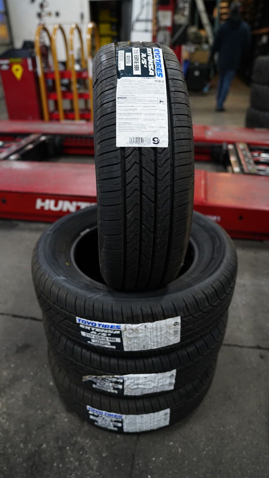 SET TIRES 215-65-16 TOYO EXTENSA A/S