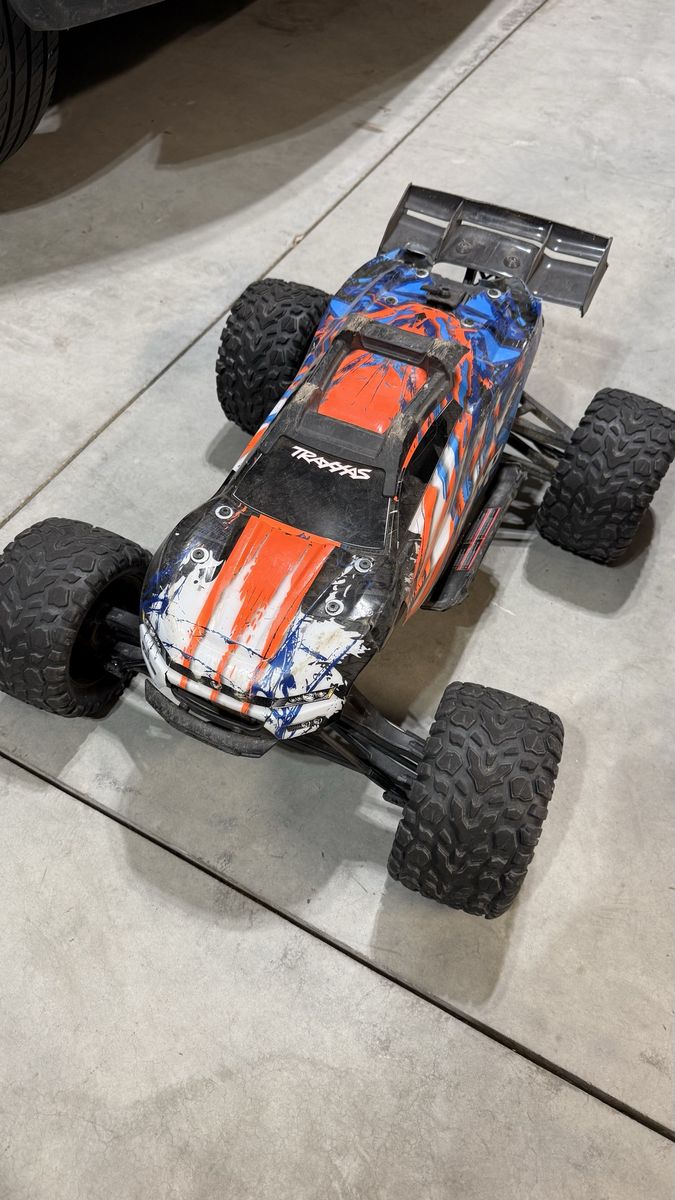Traxxas E-Revo 2.0 RC Monster Truck with Controller and Extra Body