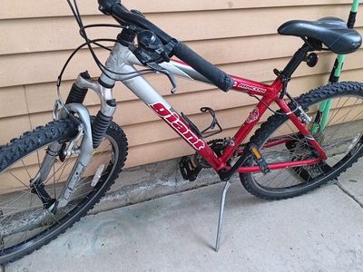 Giant Rincon Mountain Bike - Red/Silver, Size Small/Medium, Hardtail, Aluminum Frame