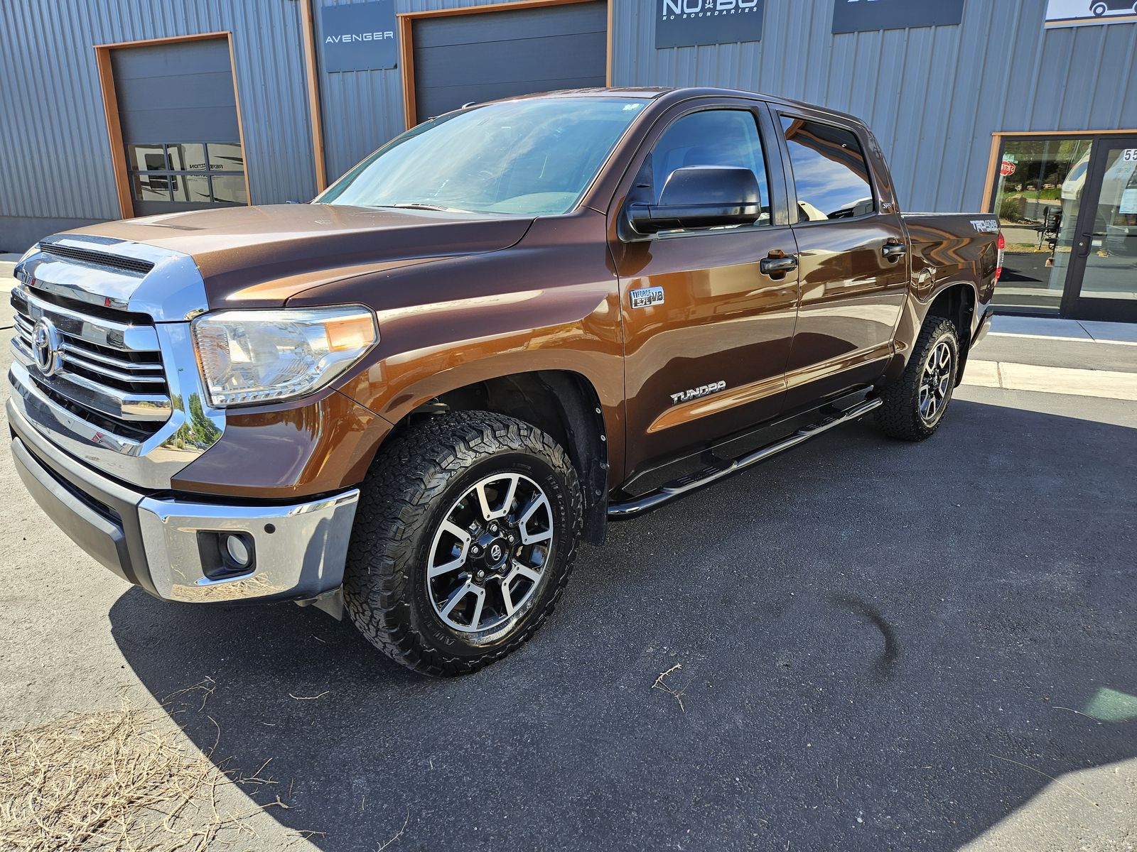2017 Toyota Tundra SR5 TRD OFF Road 4X4 Only 37k Miles! Clean Title