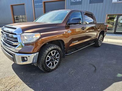 2017 Toyota Tundra SR5 TRD OFF Road 4X4 Only 37k Miles! Clean Title
