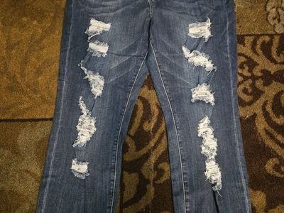 Brand New Women's Rue 21 Jeans Size 16!