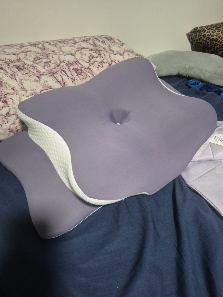 memory foam neck / spine pillow 