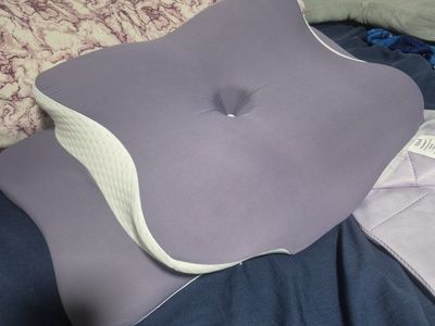 memory foam neck / spine pillow
