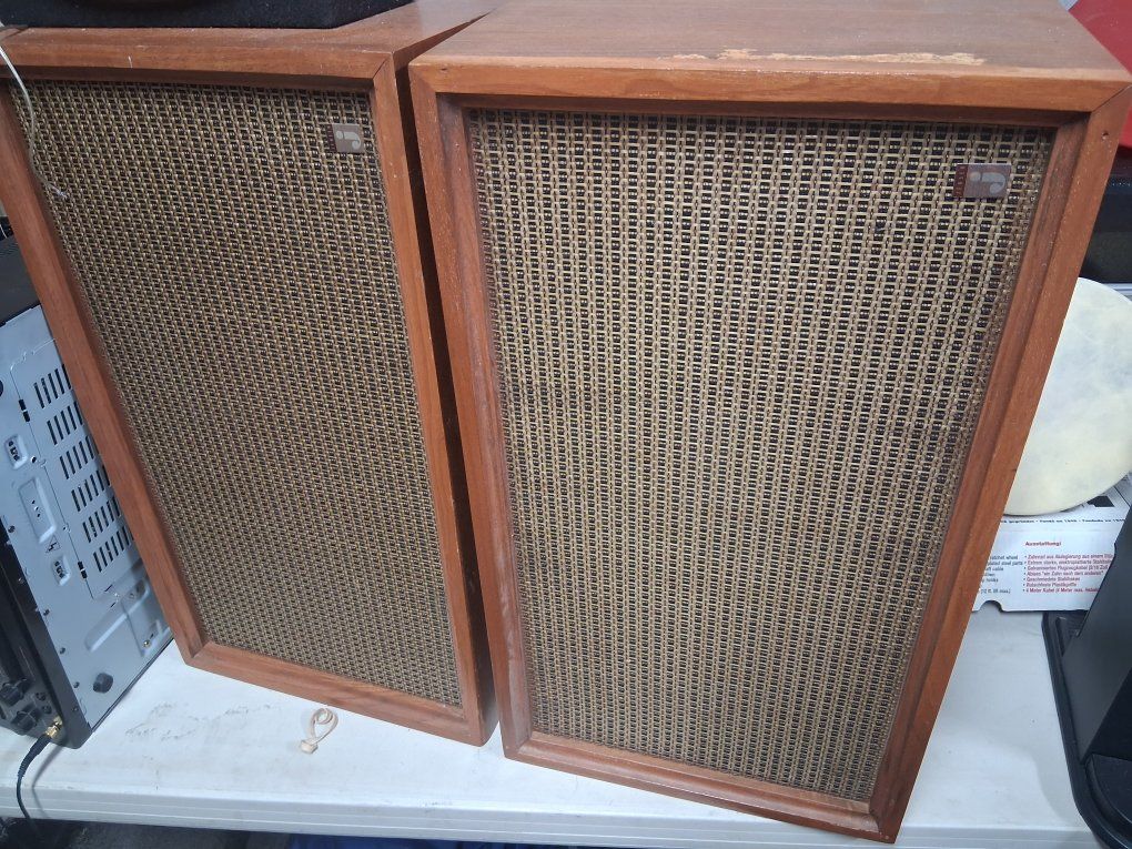 Large Vintage Jensen Speakers Nice!