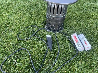 Dynatrap DT 1050-TUN-CST Outdoor 1/4 to 1/2 Acre Mosquito & Insect Trap with UV Bulbs and Brush