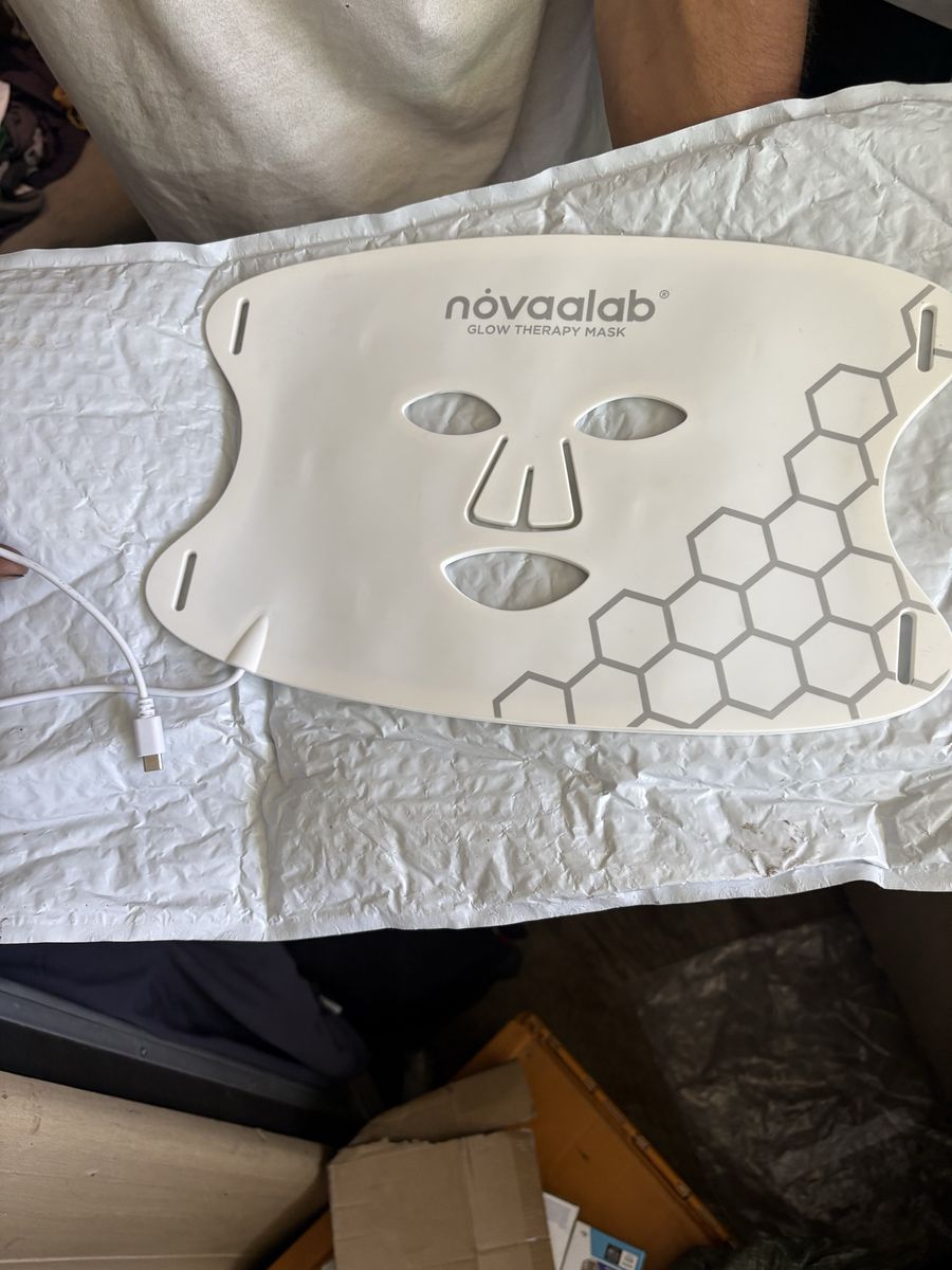 Red light therapy face mask