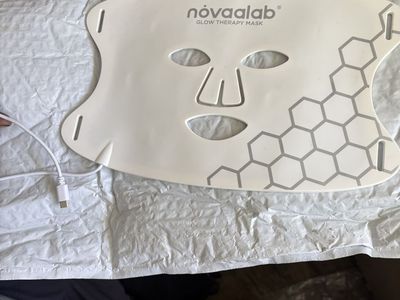 Red light therapy face mask