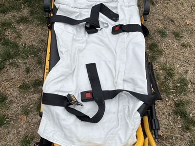 Stryker 6082 MX-PRO R3 ambulance stretcher - manual cot