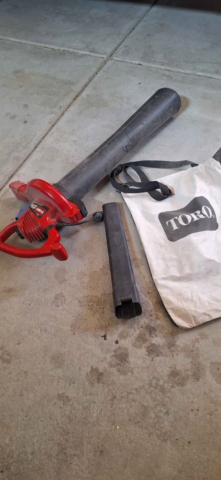 LEAF BLOWER