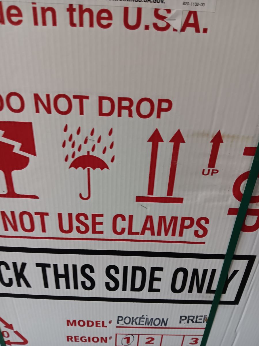 Stern Pokemon Premium Pinball Machine