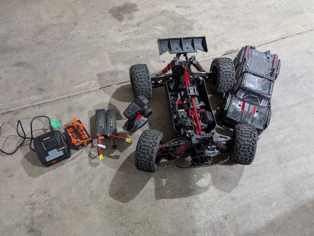 Arrma outcast 8S 1/5 scale RC Truck 1700$ OBO