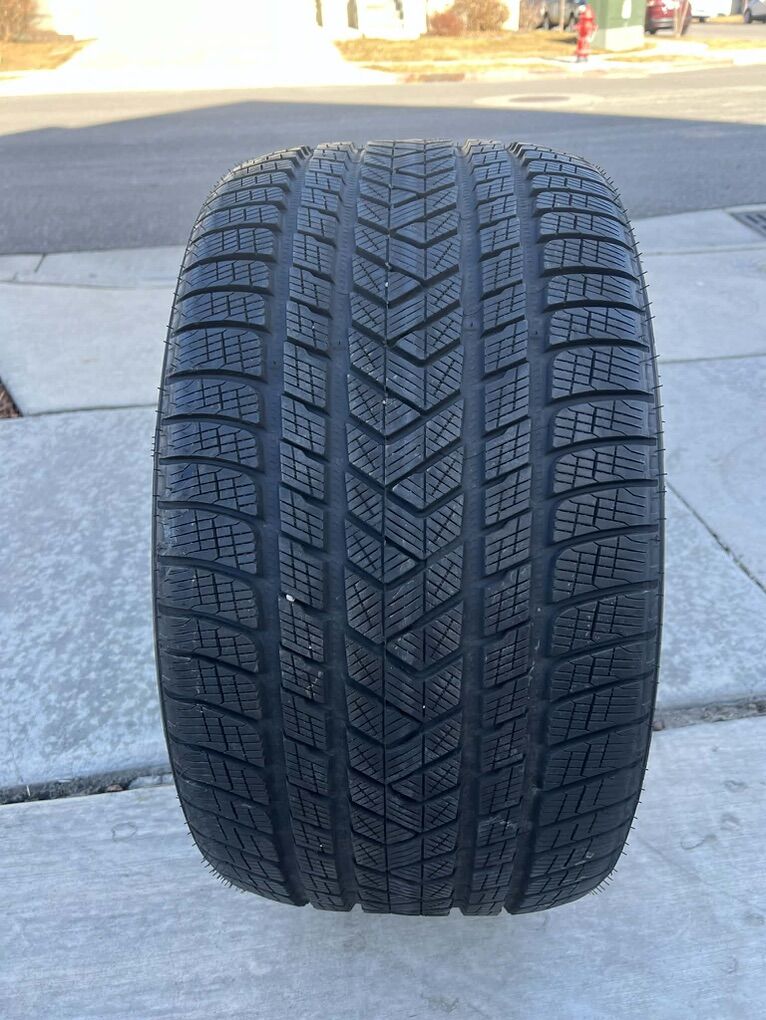 315/30R22 Pirelli snow tire $