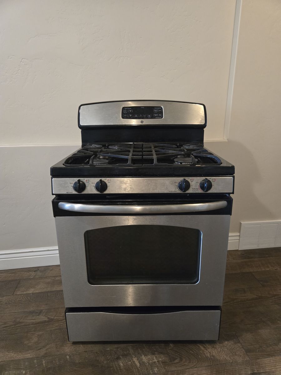 GE Gas Range and Oven
