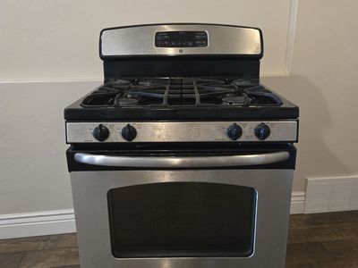 GE Gas Range and Oven