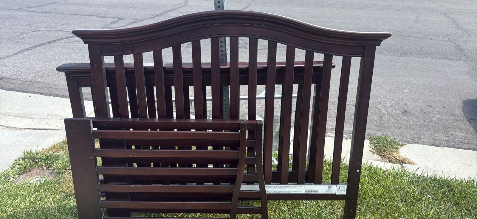 Pinehurst baby crib convertible 