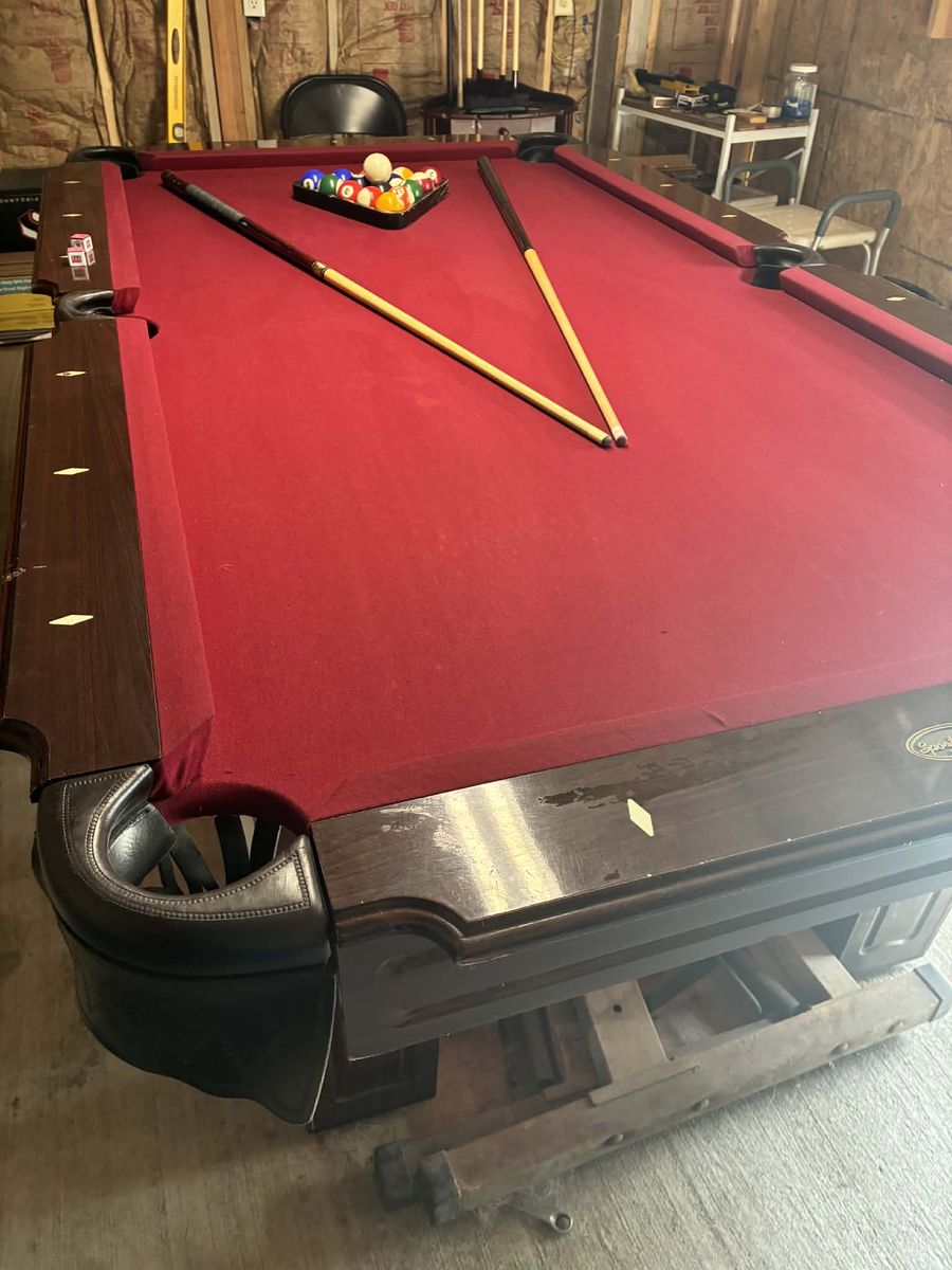 7ft Wood Pool Table