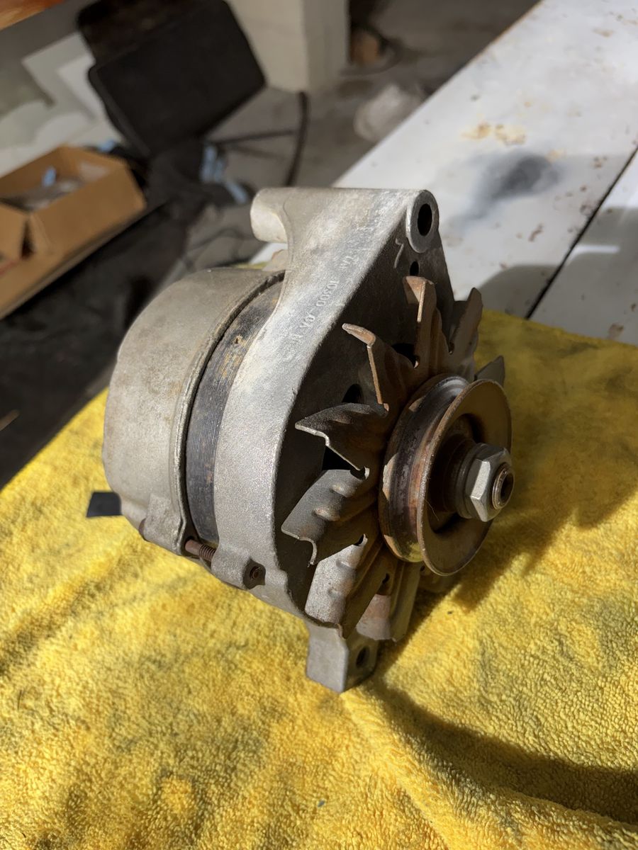 1960s Ford 289 / 302 Alternator
