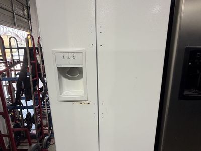 GREAT FOR GARAGE! HOTPOINT SIDE BY SIDE FRIDGE
