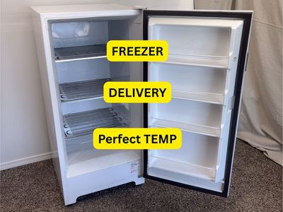 DELIVERY - WORKING 9.2 cu ft Upright Freezer - PERFECT TEMPERATURE