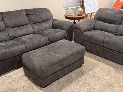 MICRO-FIBER SOFA, LOVESEAT, AND OTTOMAN (GREEN)
