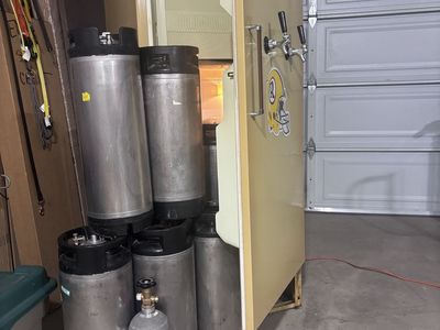 Complete Homebrew & Kegging Setup – 8 Corny Kegs, Dual-Tap Kegerator, CO₂ System