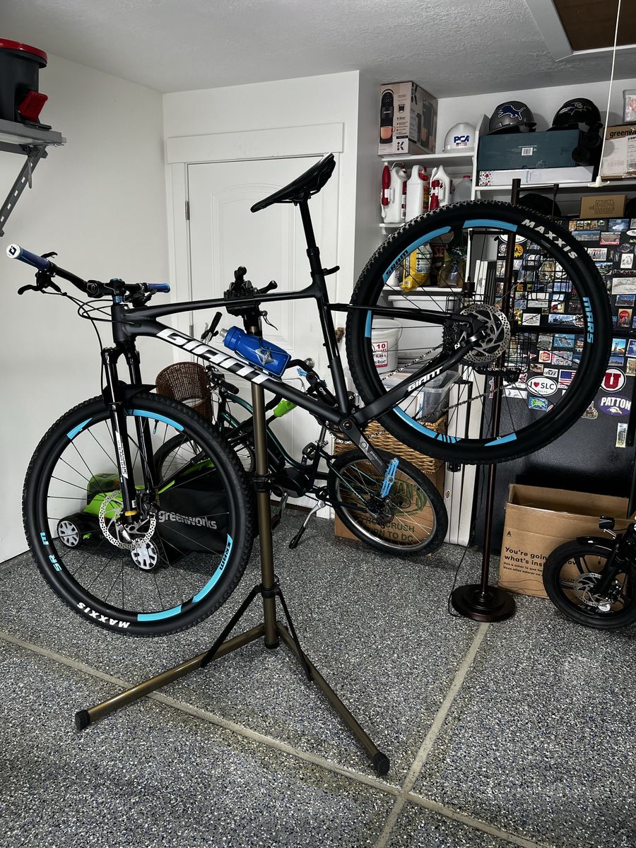 BikeHand Bike repair stand