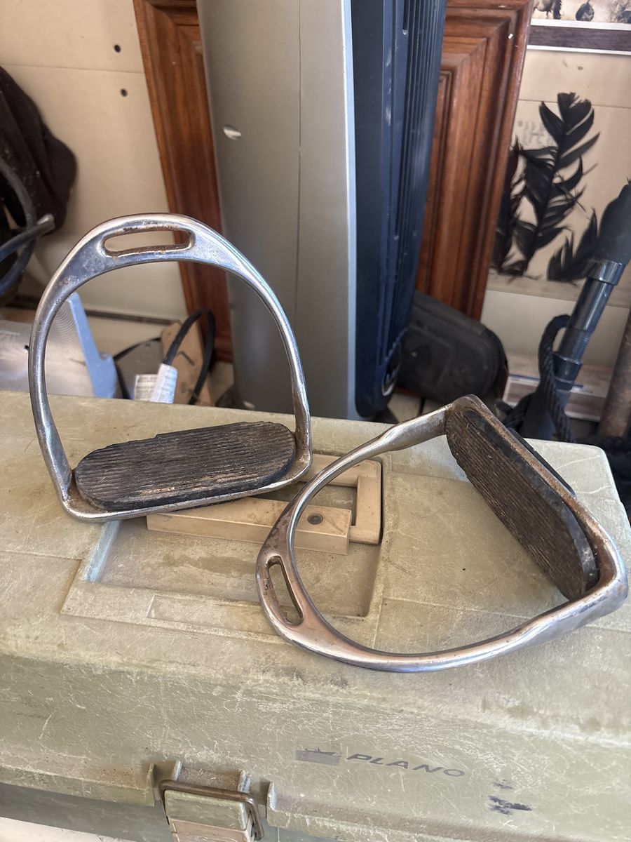 English stirrups