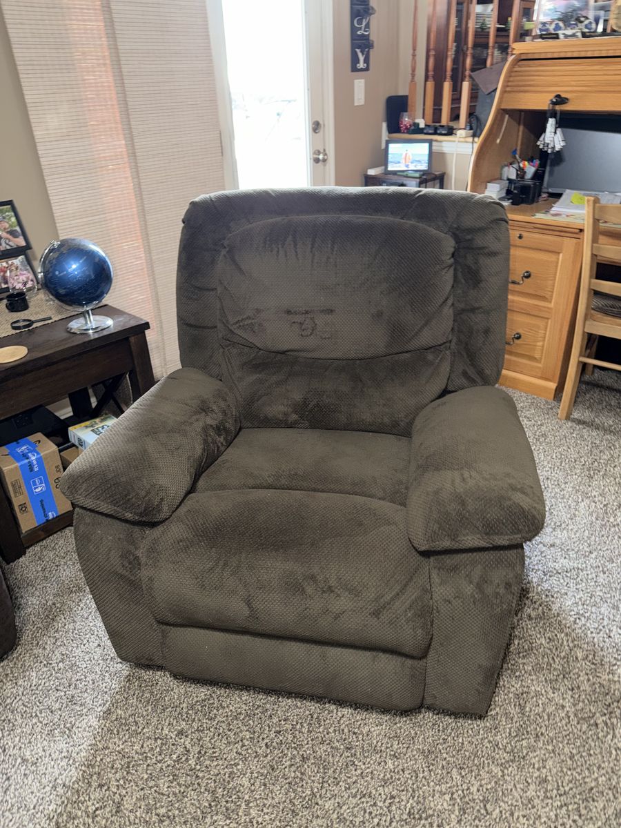 Couch And Recliners