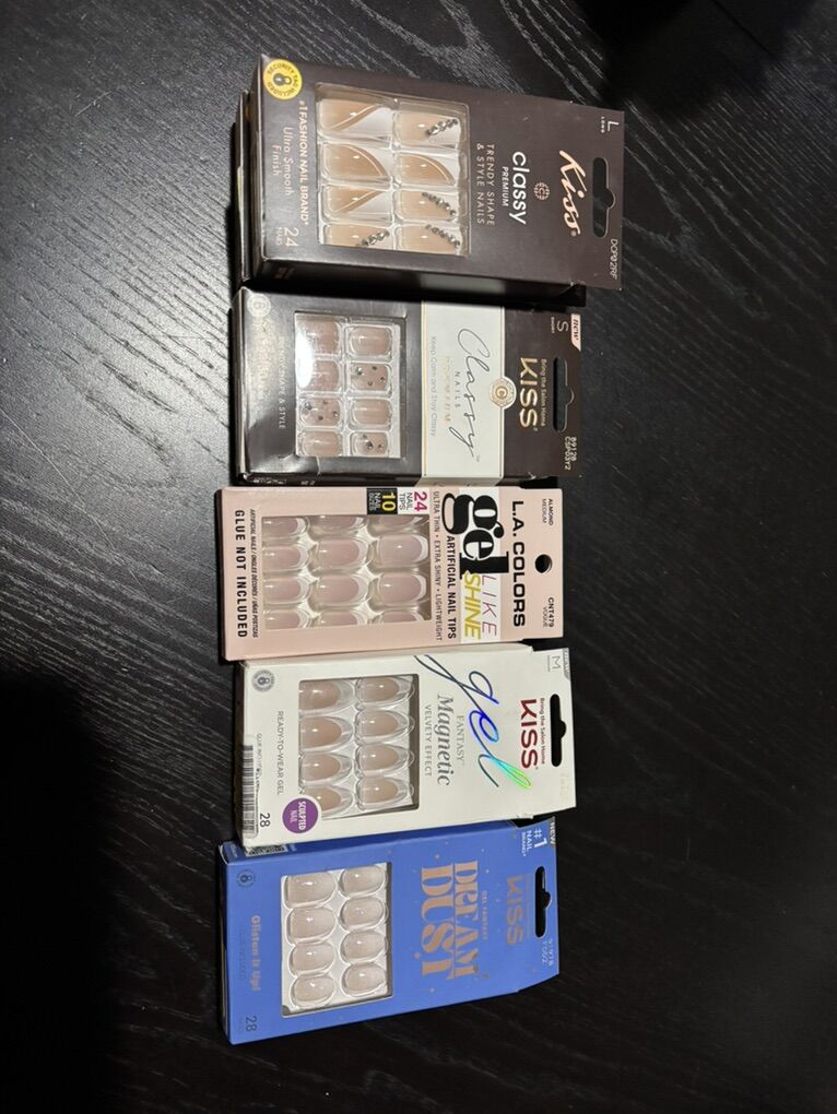 New in box Acrylic nails