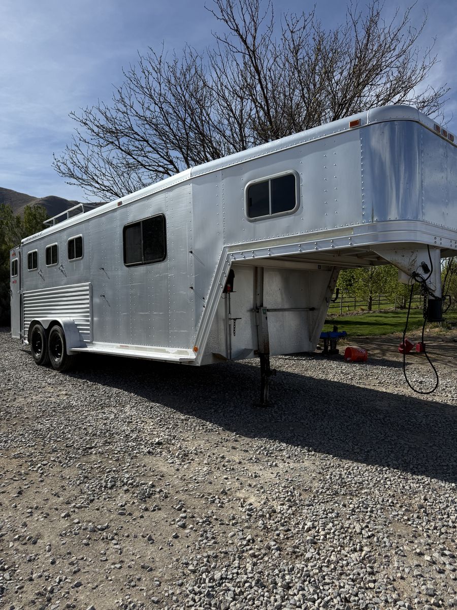 For Sale 3 horse trailer