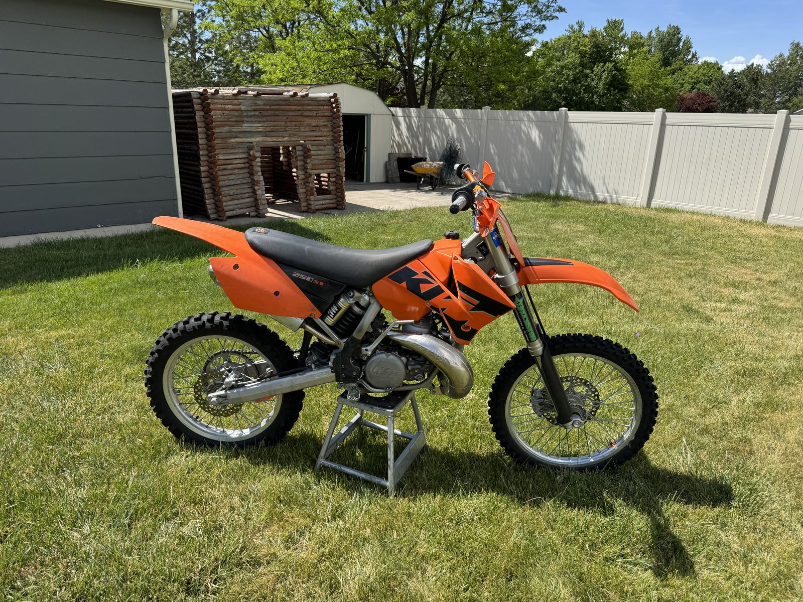 Well maintained 2005 Ktm sx250 wood bike
