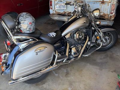 Kawasaki VN1600 Vulcan Nomad Motorcycle - Silver/Blue Cruiser with Saddlebags