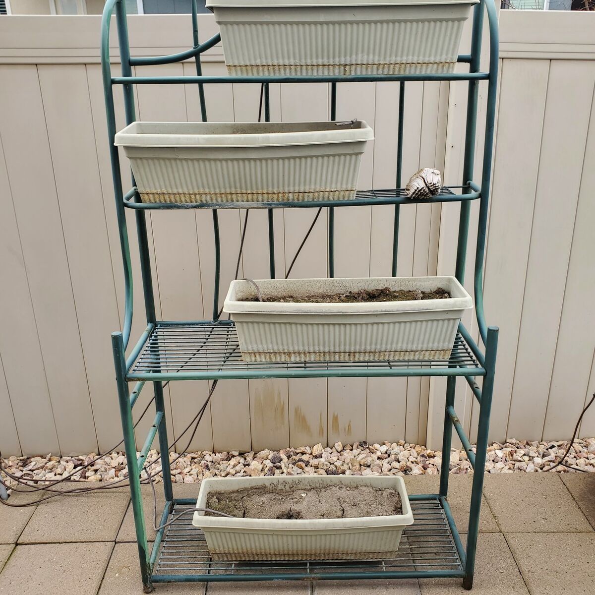 outdoor shelving