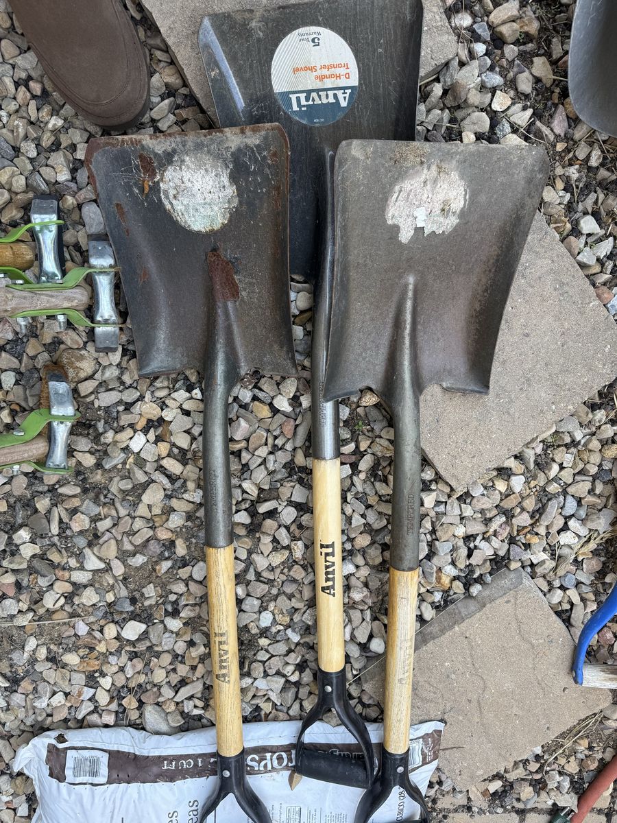 Short Square nose shovels three total $7.00 each or $15.00 for all three