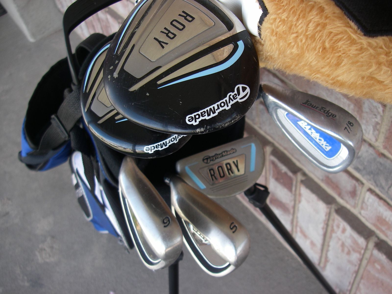 Left Hand TaylorMade Rory 8 Plus Junior, Fits 56"-59" Tall, Golf Clubs Set, Hybrid, Stand Bag, Graphite, JR, LH