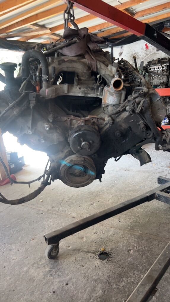 2003 Ford F-250 6.8L V10 Engine