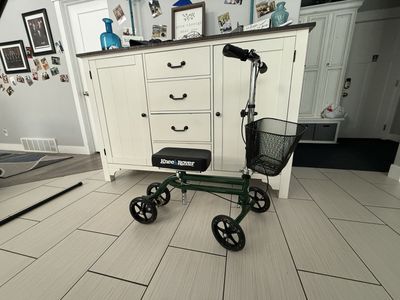 Steerable Knee Scooter for adults for Surgery, broken foot etc.