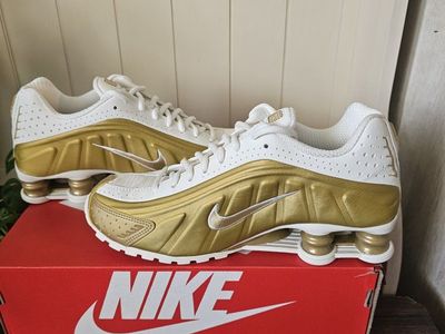 NIKE SHOX SHOES